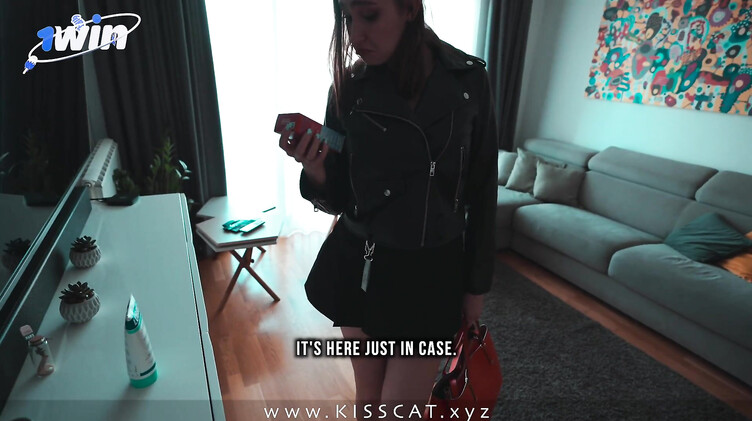 Пикапер представился крипто трейдером и выебал красивую брюнетку