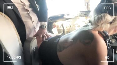 TheGinTonic: Стюардесса ебется с двумя пилотами Боинга в полете