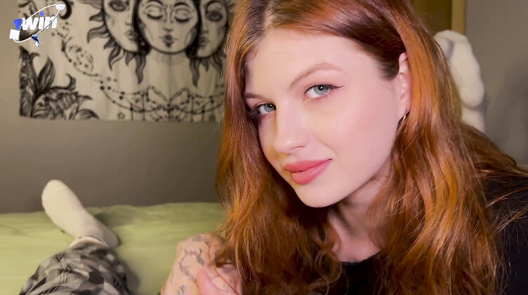 Русская рыжая падчерица студентка тренируется минету на члене отчима