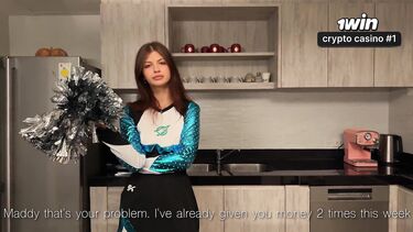 LinaMigurtt: Черлидерша слюняво сосет кривой хуй отчима за деньги на бензин