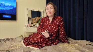 Молодой русский парень заехал в гости и выебал зрелую мамашу друга