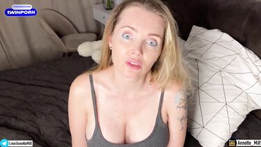 Задрот трахнул в задницу интеллигентную маму друга