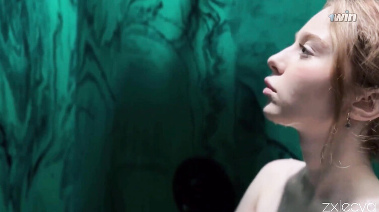 Переоделась в секси белье и трахнула геймера дома