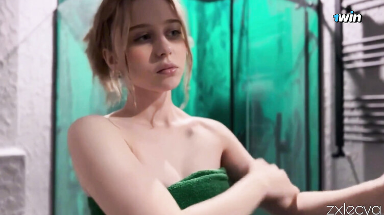 Переоделась в секси белье и трахнула геймера дома