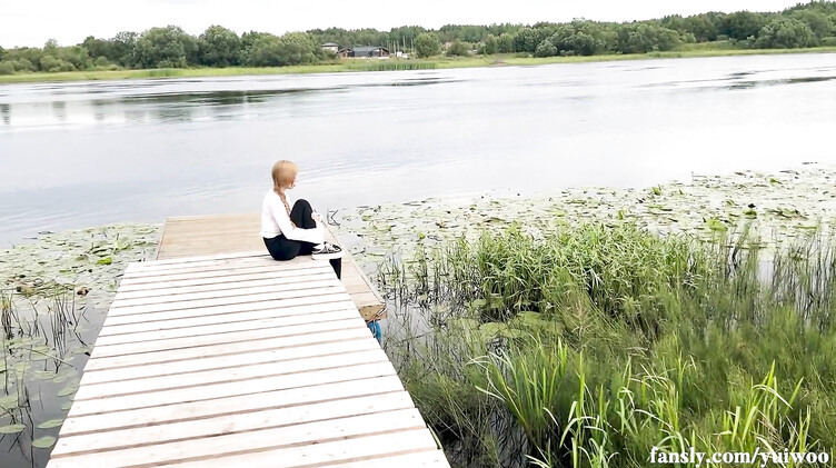 Подарок на 18-летие: лишает телку девственности, кончая три раза