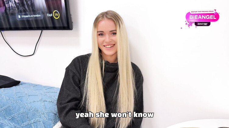 Красивая русская соседка пришла за солью и перепихнулась с женатиком