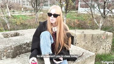 Одногруппник выебал в рот отличницу за прогулы