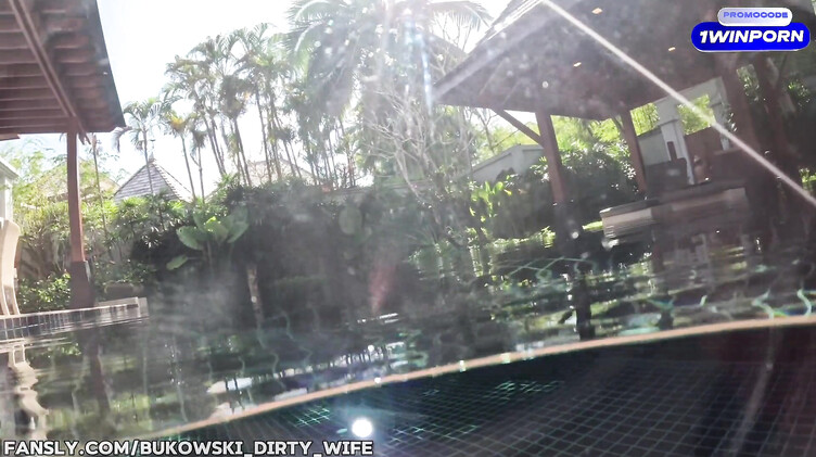 Ralf Christian: Олигарх отымел в бассейне знойную блондинку Тори Свит