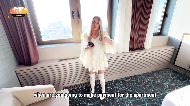 HD порно: Блондинка трахается с сотрудником отеля ради отстрочки оплаты за номер