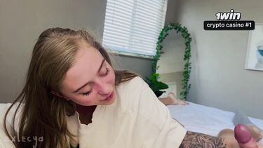 Zxlecya: Утренний трах пирсингованной защеканки с финалом на язык