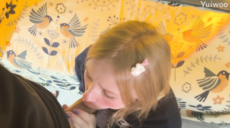 Yuiwoo: Школьница сосет большой член, прогуливая уроки