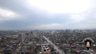 Русская блондинка по-быстрому отсосала парню на крыше многоэтажки