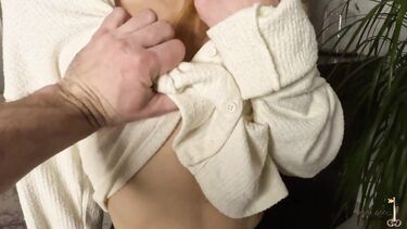 Саша Гуд в очках смачно сосет и страстно трахается