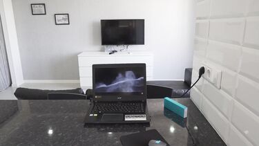 В носках: Сантехник прочищает трубы между ног похотливой клиентки