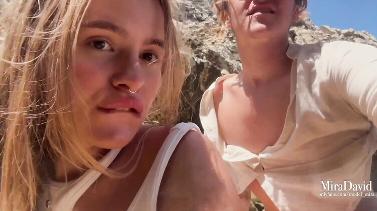 На море: Натянул девку на скалистом берегу у моря