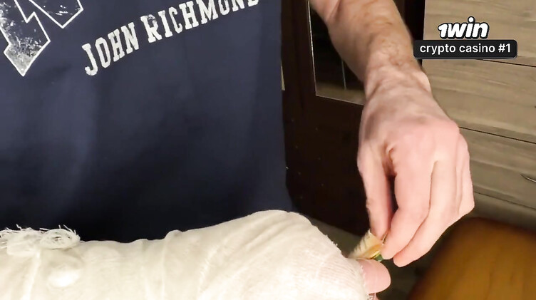 Фейсситтинг: Пациент отодрал медсестру, напоив чаем с возбудителем