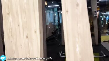 Снял блондинку в спортзале и отодрал ее в номере отеля