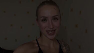 Инквизитор ебет ведьму в средневековой темнице