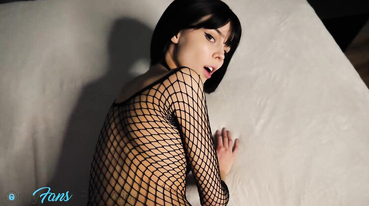 Из киски в жопу и обратно - это так приятно!