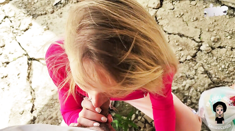 Обильно кончил на задок соседки после ебли за магазином