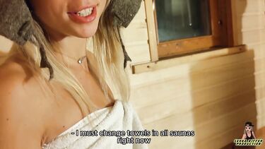 Настойчивый русский мужик трахнул работницу сауны и кончил ей в рот