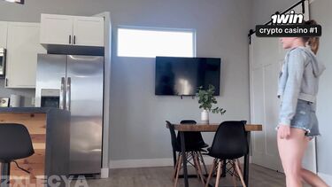 За щеку: Пришла в гости к подруге и насладилась членом ее брата