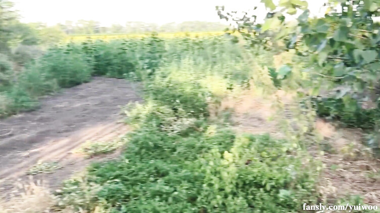 Длинные волосы: Встретил голую незнакомку в поле и отымел ее в пизду