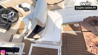 Загорала голышом на яхте и была выебана капитаном