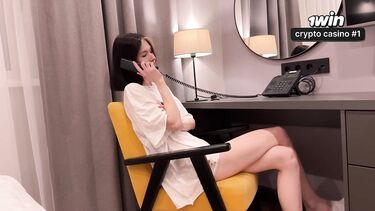 Спонсор громко трахает в отеле замужнюю любовницу