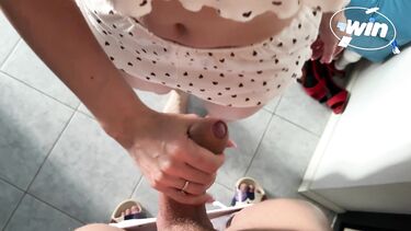 Перепутал двери и был трахнут соседкой по общаге