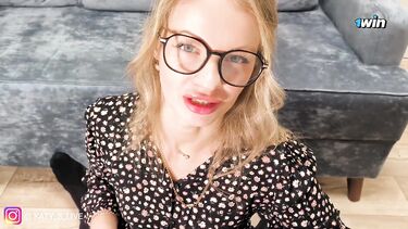 Психолог в очках при помощи секс практики со связыванием исцелила клиента