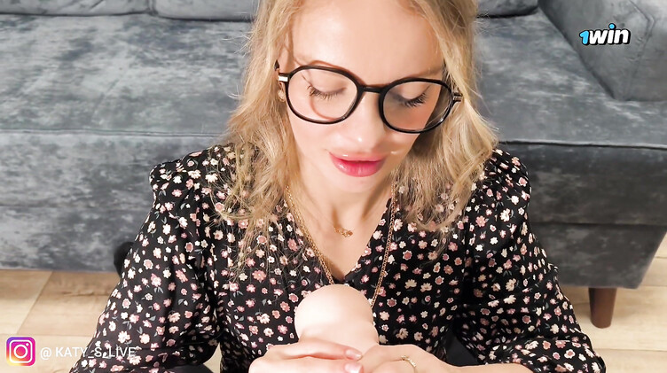 Секс игрушки: Психолог в очках при помощи секс практики со связыванием исцелила клиента