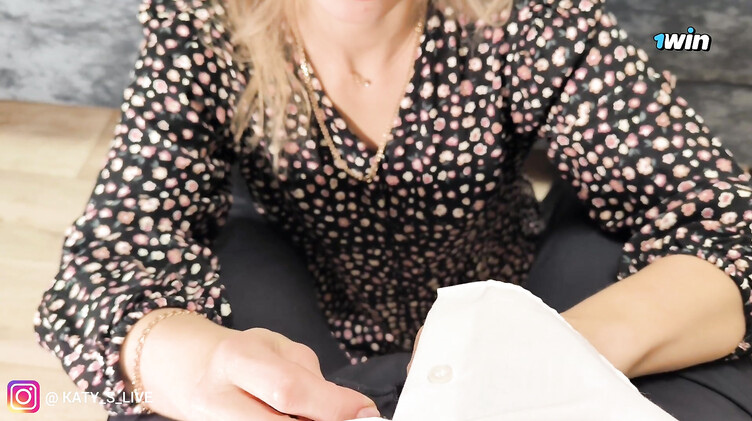 Психолог в очках при помощи секс практики со связыванием исцелила клиента