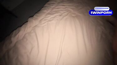 Сюрприз для шлюхи! Снял гандон и кончил проститутке в киску