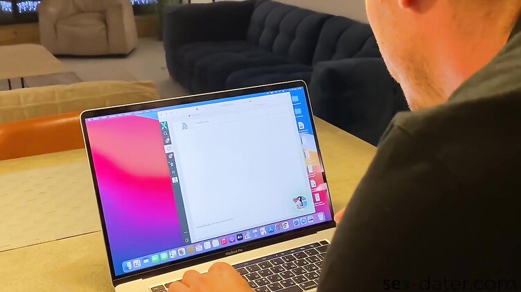 Мастурбация: Богач заказал эскортницу Тори Свити и выебал ее на вилле