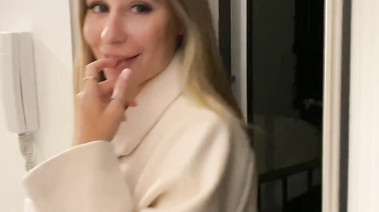 Богач заказал эскортницу Тори Свити и выебал ее на вилле