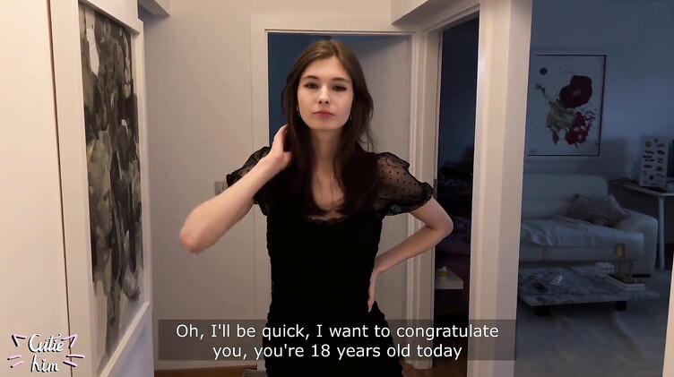 18-летняя именинница сосет сводному брату и скачет на подаренном дилдо