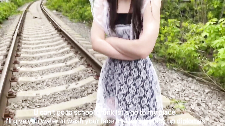 Чпокнул пьяную сестру на школьном выпускном и случайно кончил внутрь