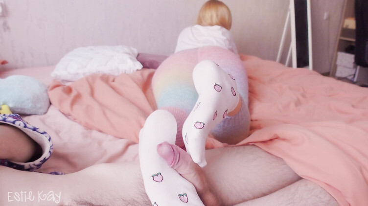 В штанах: Анальный кремпай Эсти Кей после футджоба