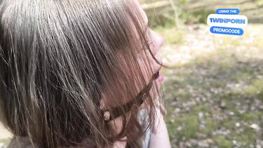 Муж наказал жену за измену, привязав в лесу, а егерь ее выебал