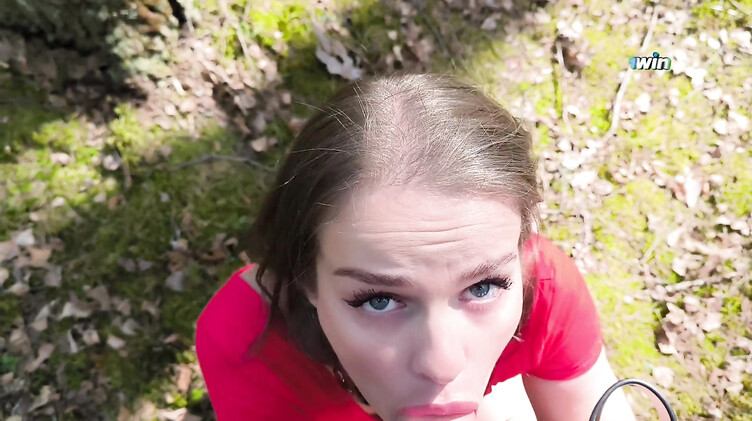 Связанные: Муж наказал жену за измену, привязав в лесу, а егерь ее выебал