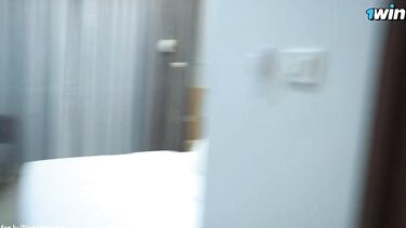 Ночные скачки на хуе в презервативе сводной сестры