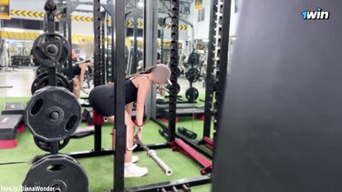 Снял боксершу в спортзале и отодрал ее дома