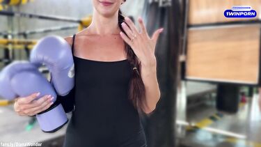 Снял боксершу в спортзале и отодрал ее дома