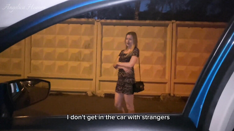 Незнакомка в леопардовом платье отсасывает водителю и дает в попу