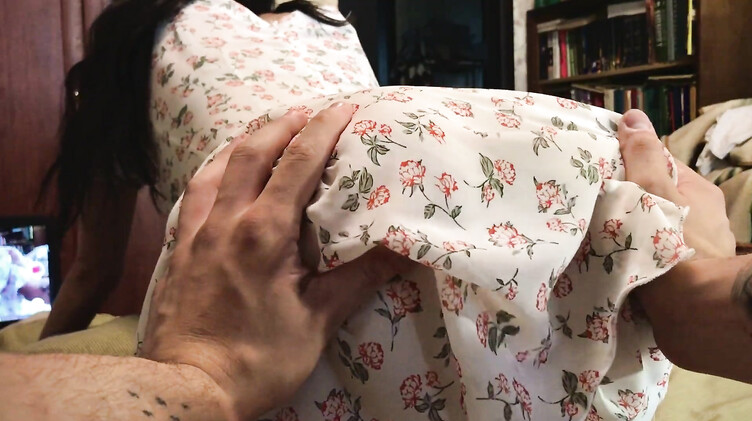 Домашний ани и куни крупным планом в позе раком