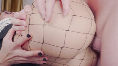 Пасынок трахает в большую жопу свою сексуальную мачеху в колготках