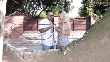 Опытный пикапер подцепил и трахнул на улице красивую блондинку