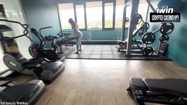 Качок ебет жопастую Перси Диану после тренировки