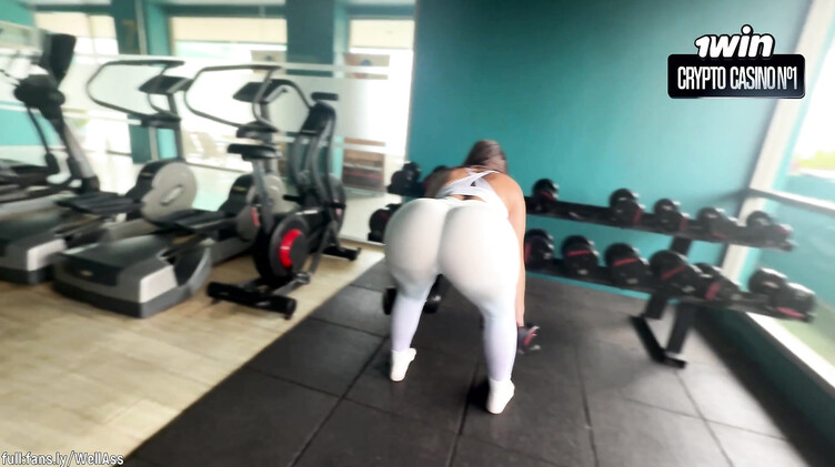 Качок ебет жопастую Перси Диану после тренировки